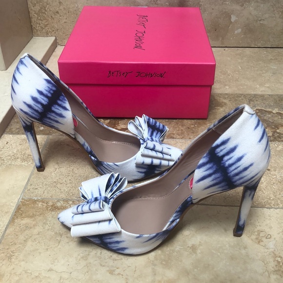 BESTSEY JOHNSON RIBBON HEELS - Picture 4 of 5